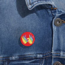 Charger l'image dans la galerie, Pin's rouge "Solidarité" en langue des signes (10 pièces)