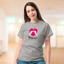 Charger l'image dans la galerie, T-shirt unisexe "Amour en langue des signes"