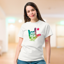 Charger l'image dans la galerie, T-shirt unisexe "Just Sign It" 2