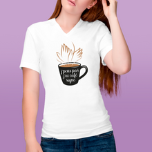 Charger l'image dans la galerie, T-shirt à col V unisexe "J'peux pas, j'ai café signe"