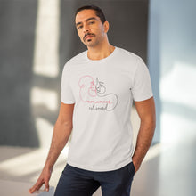 Charger l&#39;image dans la galerie, T-shirt unisexe - &quot;Mon amour est sourd&quot; 3
