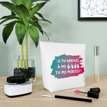 Charger l&#39;image dans la galerie, Sac à cosmétiques &quot;Si tu arrives à me lire, tu me mérites !&quot; Blanc
