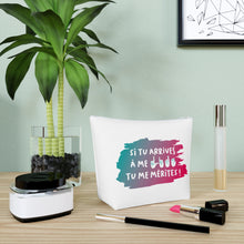 Charger l&#39;image dans la galerie, Sac à cosmétiques &quot;Si tu arrives à me lire, tu me mérites !&quot; Blanc
