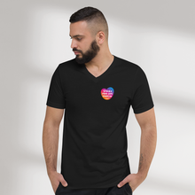 Charger l'image dans la galerie, T-shirt unisexe col V "Sourd.e mais pas muet.te"
