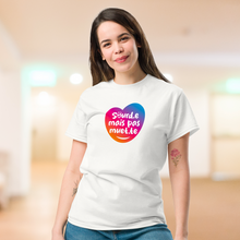 Charger l'image dans la galerie, T-shirt unisexe "Sourd.e mais pas muet.te"
