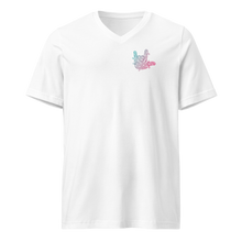 Charger l'image dans la galerie, T-shirt unisexe col V "I love you" en langue des signes
